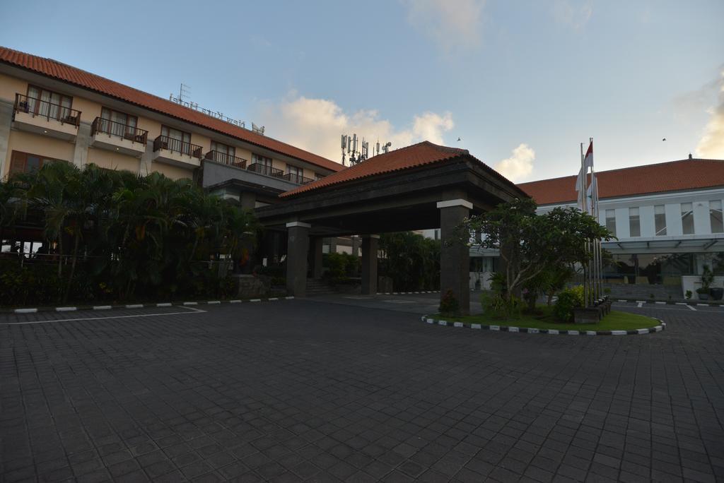 New Kuta Hotel Uluwatu Exterior foto